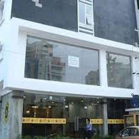 La Riviera Suites Madhapur Хайдарабад Экстерьер фото