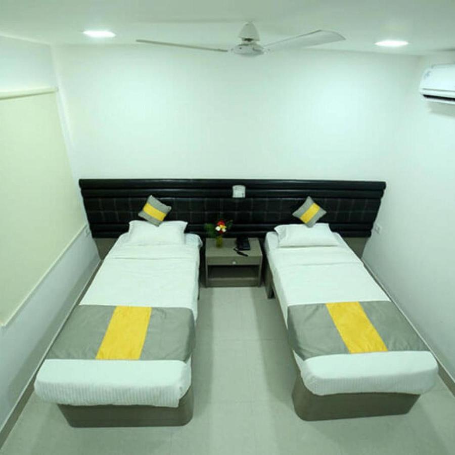 La Riviera Suites Madhapur Хайдарабад Экстерьер фото