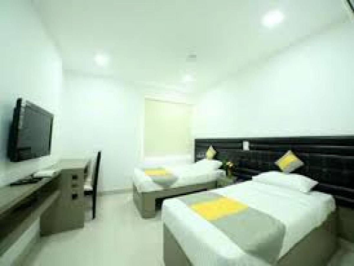 La Riviera Suites Madhapur Хайдарабад Экстерьер фото